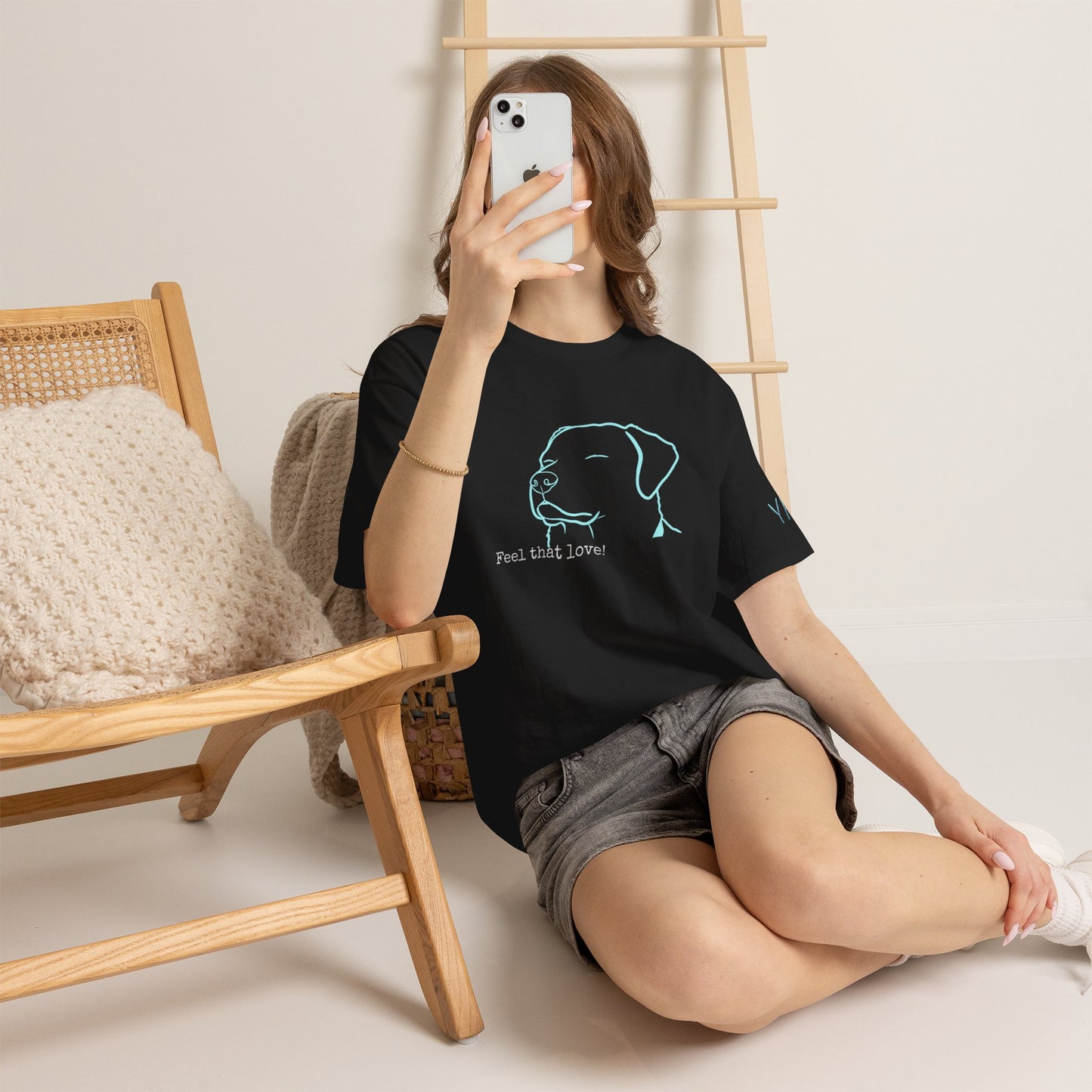 Dog Outline Tee with Bible Verses – “Feel that love!” Christian Graphic T-Shirt